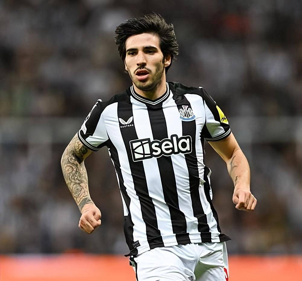 25岁英超顶级中场考虑回归意甲?尤文紧追,米兰或成梦想出发地