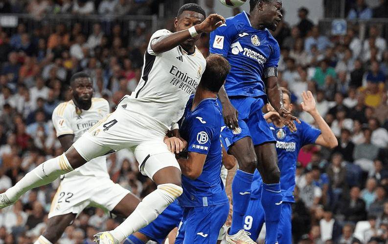 西甲强弱对决!赫塔费主场迎战皇马,卫冕冠军能否延续强势冲击榜首?